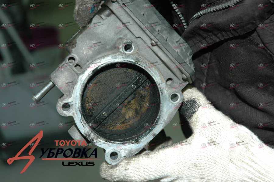Демонтированный узел Lexus LX 570